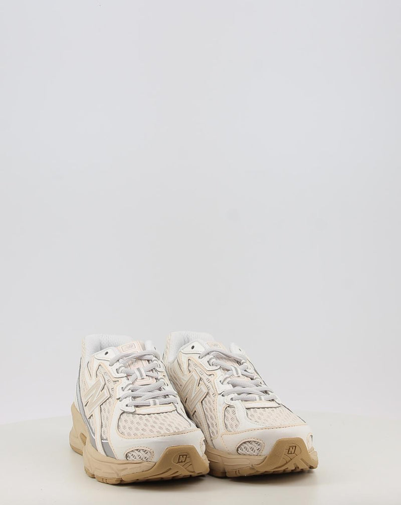 Zapatillas NEW BALANCE U7403OO beig
